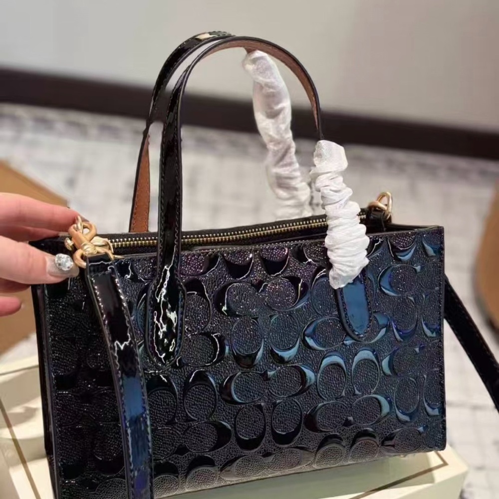 COACH black patent leather embossed tote bag - Picture 2 of 5